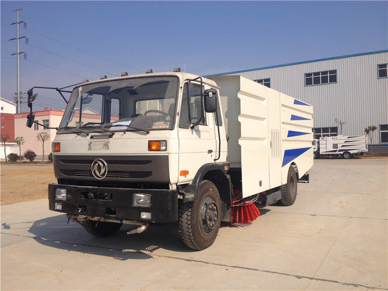 Dongfeng Street Sweeper Truck 4.5cbm Garbage 1.5 Cbm Water Stainless Steel for Airport Yard Sweeping Cleaning 4X2 -Rhd. LHD