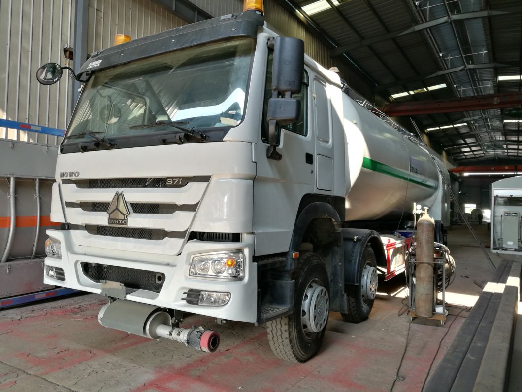 LPG Bobtail Tanker Truck HOWO 12 Wheels Drive 30cbm Tank Mounted with LPG Pump computer Dispenser