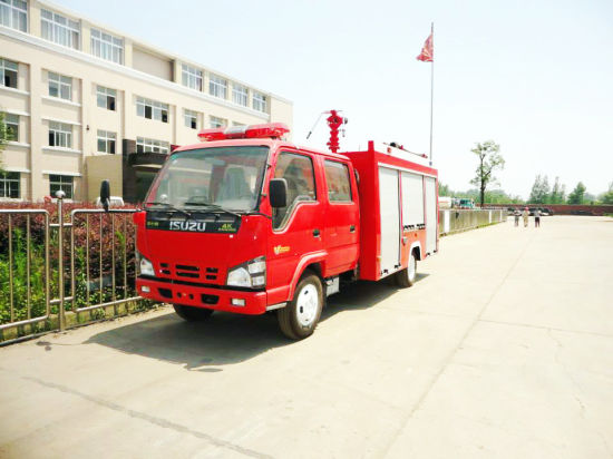 600p Double Cabin Isuzu Fire Truck Nkr Fire Fighting Truck 2500L/3000L for Sale