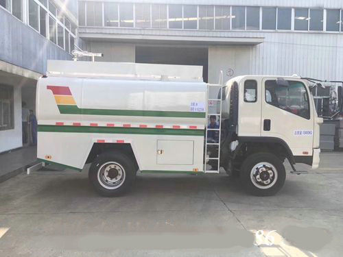 Kama All Wheel Drive 4X4 Fire Spraying Truck with Fire Pump Water Tank 4900 L