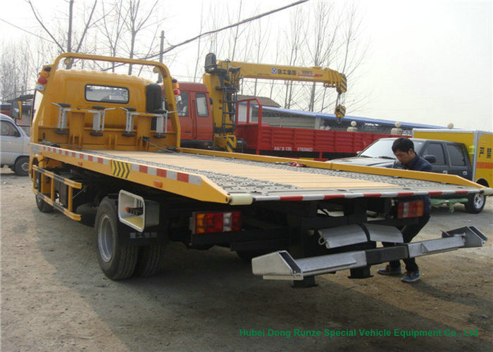 Sinotruk HOWO 5 Ton Wrecker Flatbed Tow Truck for Recovery Truck LHD Rhd