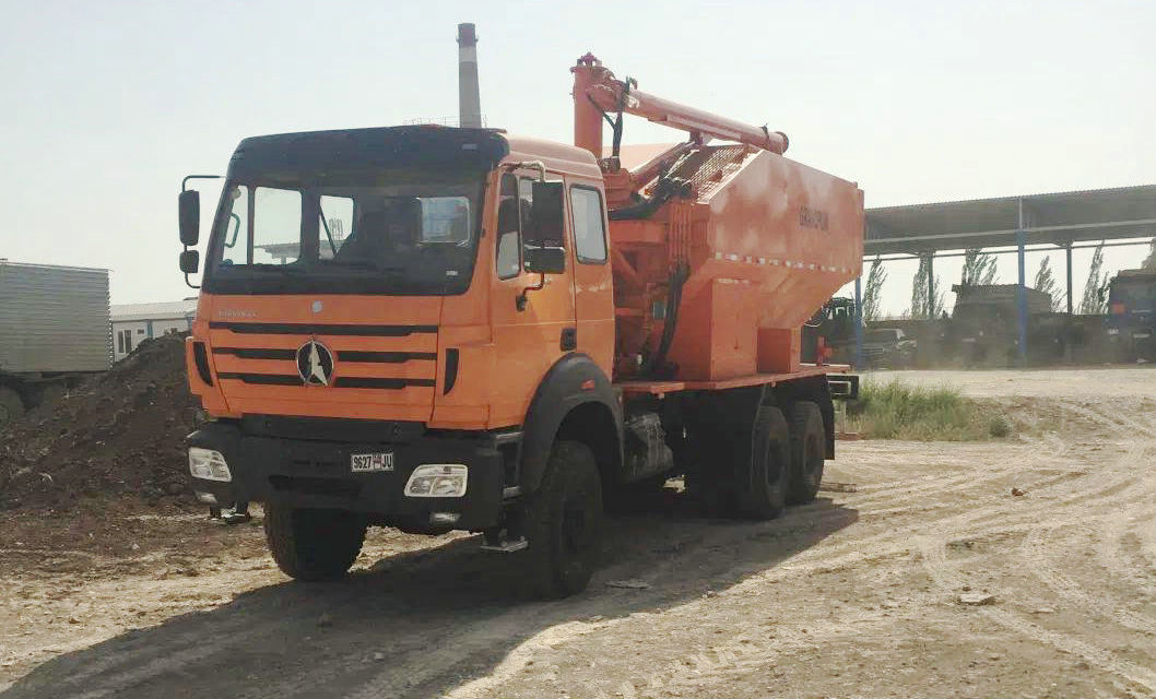 BEIBEN ANFO Explosives Mixing Charging Trucks (2)