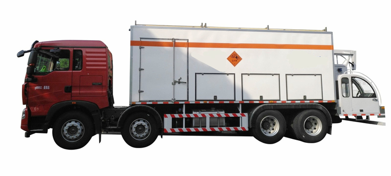 Customize Multifunction Emulsion ANFO Explosive Loader Truck 