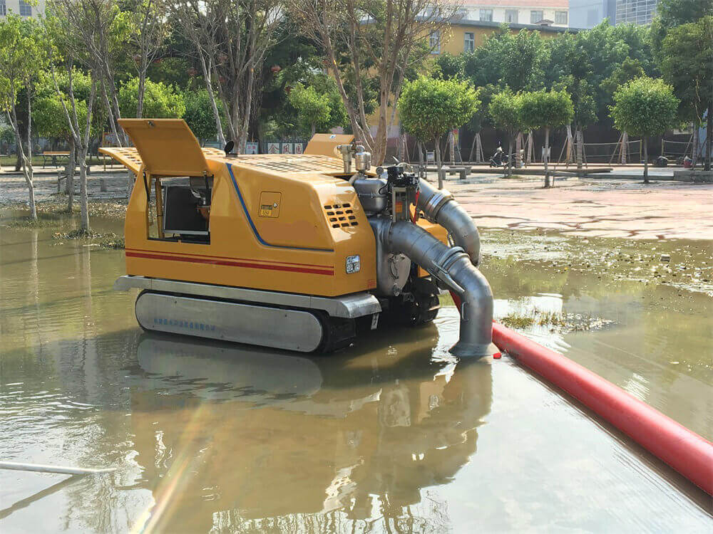 HOWO Drainage rescue truck 3000m3 (4)
