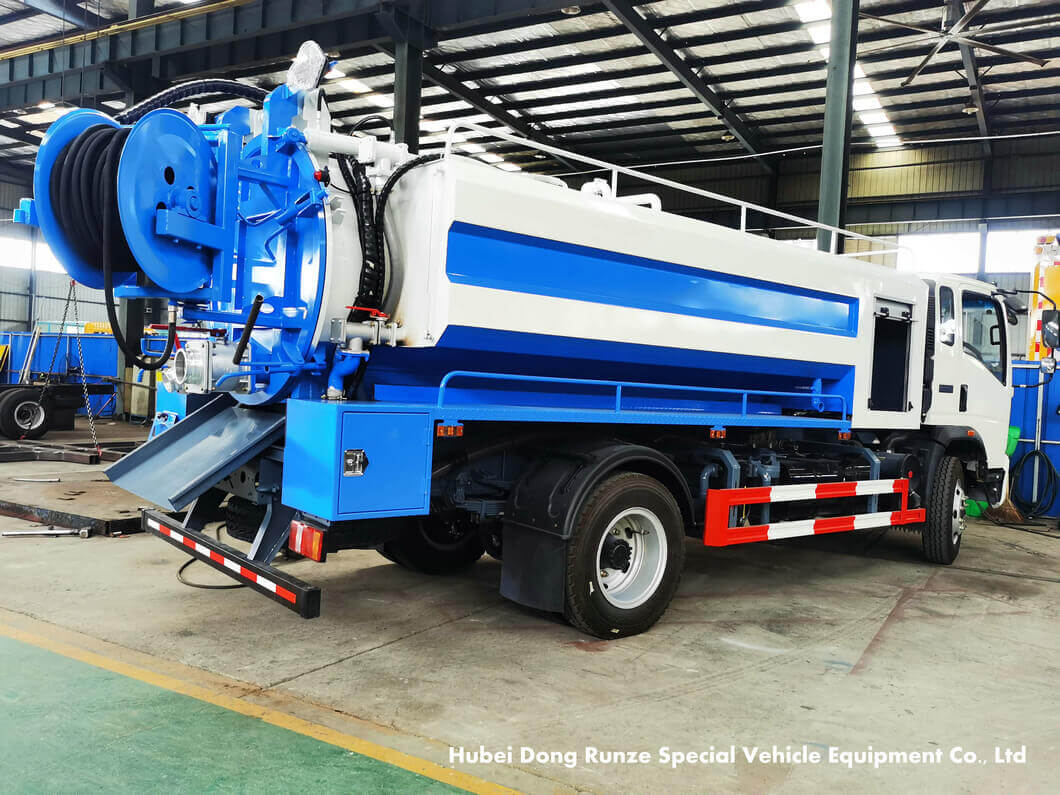 HOWO Vacuum sewer jetting Tanker trucks_0003