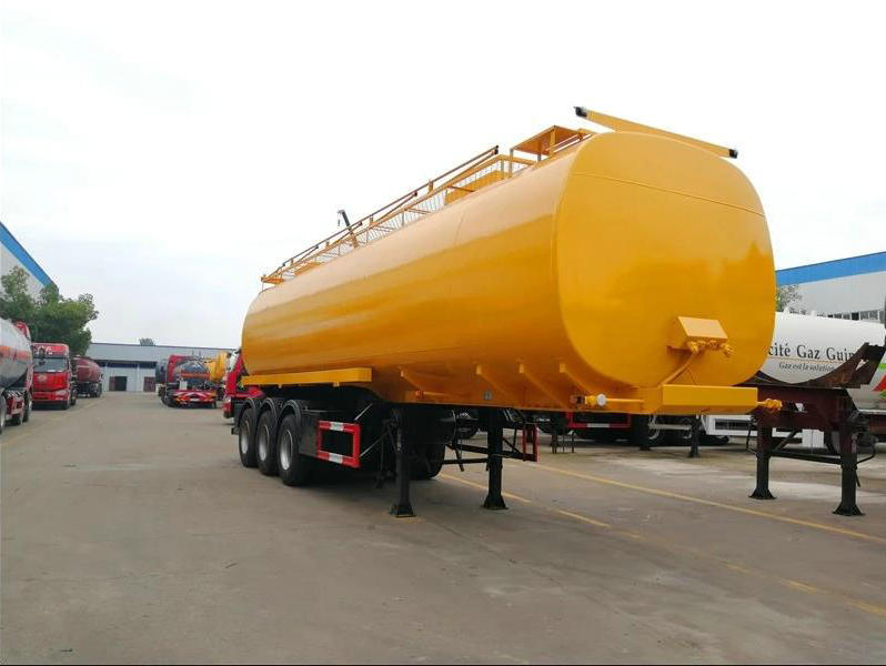 Dangerous Acid Tank Trailer (Steel Lined Plastic LLDPE 16mm Customize Tanker Capacity 28 -45M3)