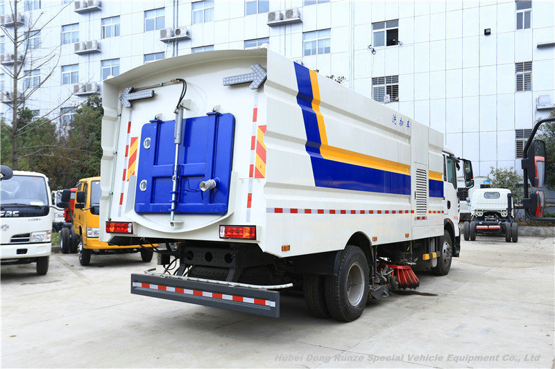 HOWO A7 Outdoor Road Sweeper Truck 8cbm Garbage 2 Cbm Water Stainless Steel 4X2 -Rhd. LHD 5