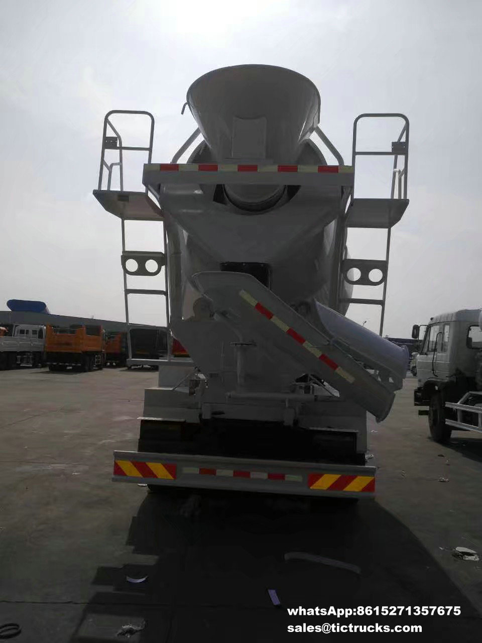 Transit Mixer Tank Truck Mounted with 10m3-18m3 Mixer Drum Right Hand Drive Optional