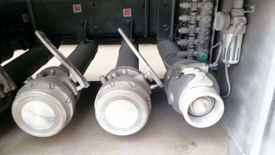 Beiben Offroad Diesel Tanker for Petroleum Oil, Gasoline, Petrol, Diesel Transportation with Pto Pump 30, 000L 12 Wheels (Fuel Bowser)