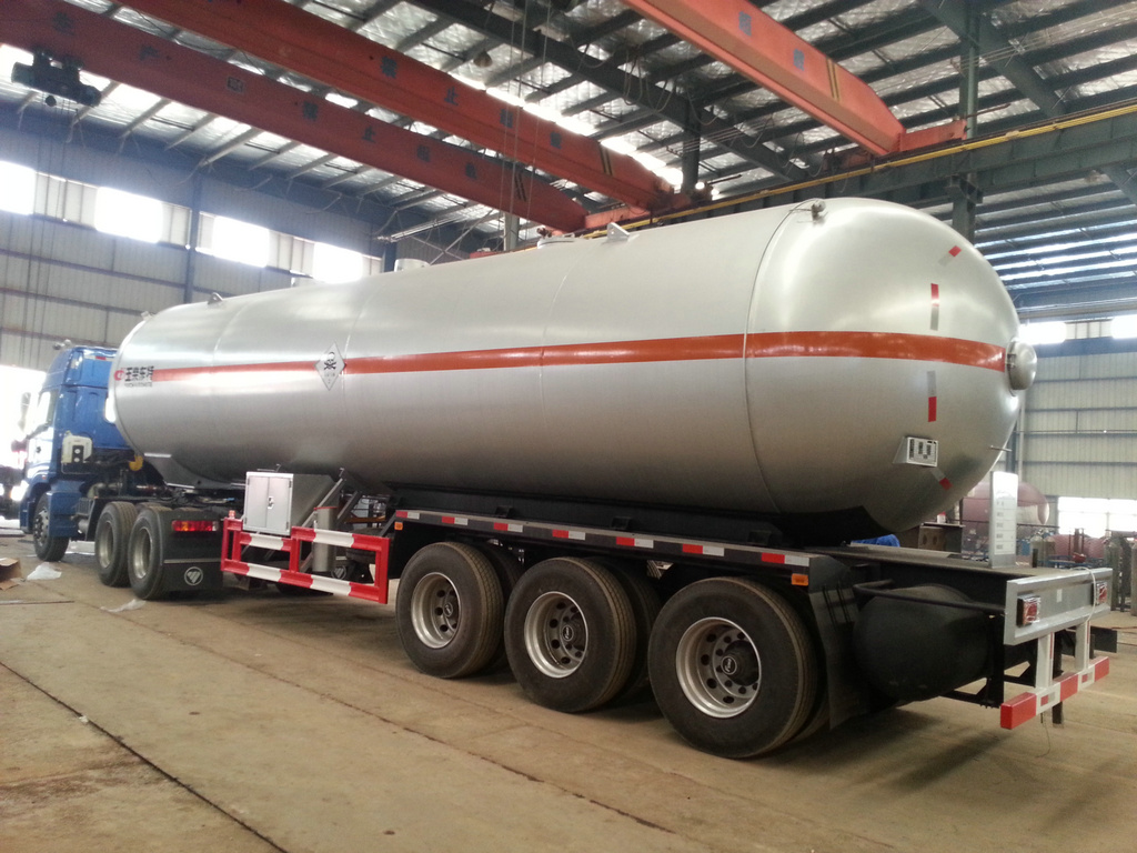 3 Axkes Liquid Ammonia Tank Trailer Pressure 2.49MPa Tank Volume 46000liters, Loading 23920K (NH3 Anhydrous Liquid Ammonia Gas)