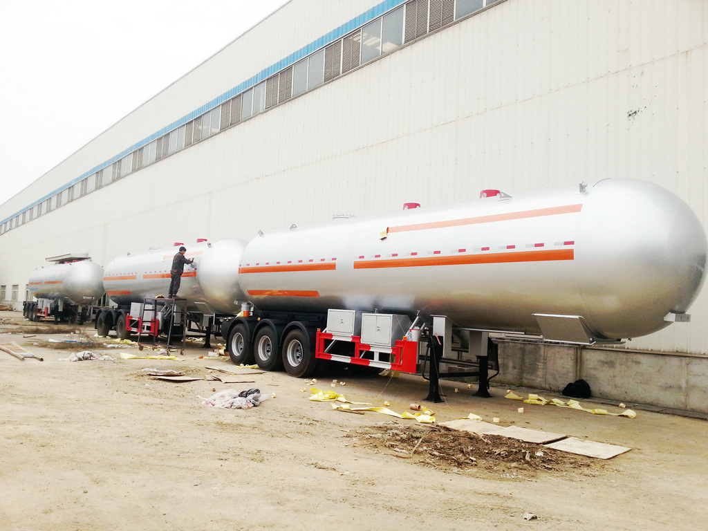 3 Axkes Liquid Ammonia Tank Trailer Pressure 2.49MPa Tank Volume 46000liters, Loading 23920K (NH3 Anhydrous Liquid Ammonia Gas)