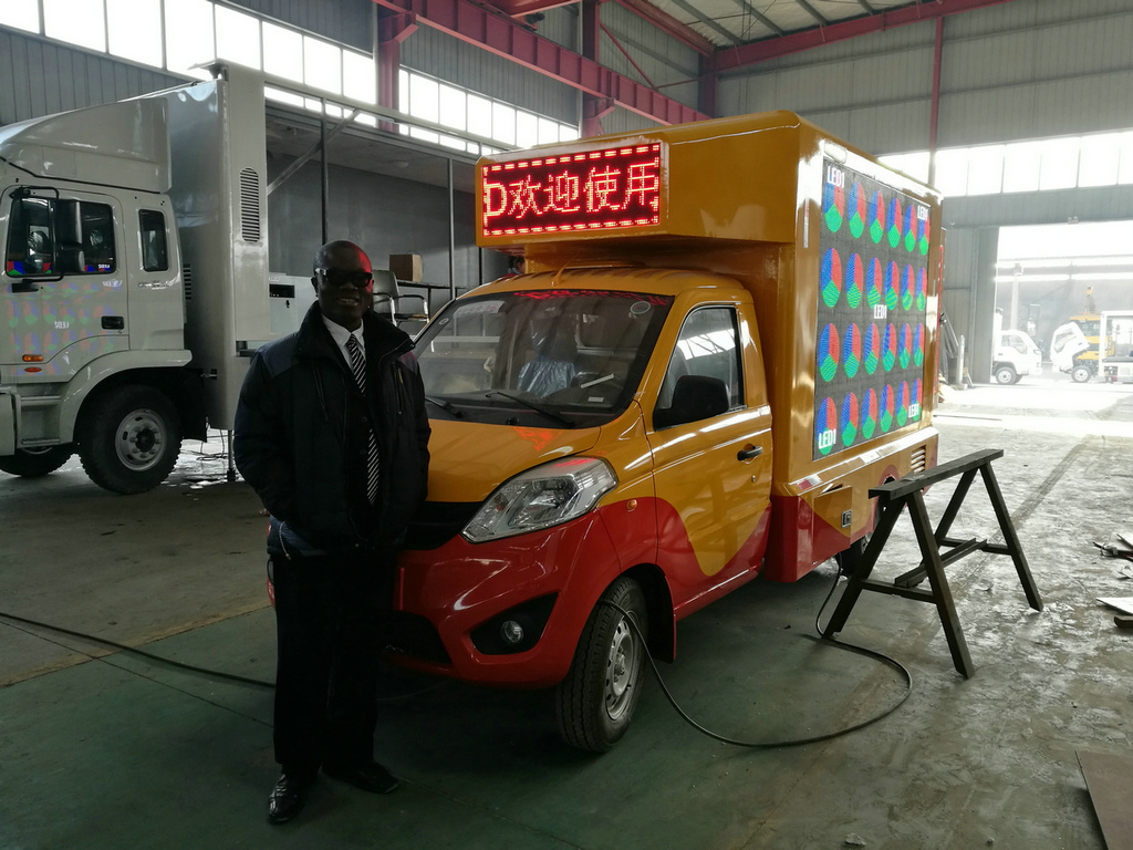 Mini P4 LED Display Truck Foton LED Billboard Van