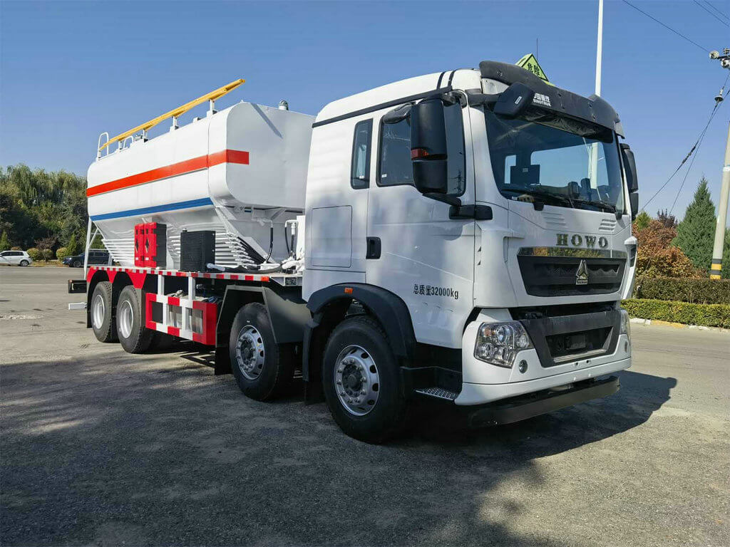 field mixed ANFO trucks (1)