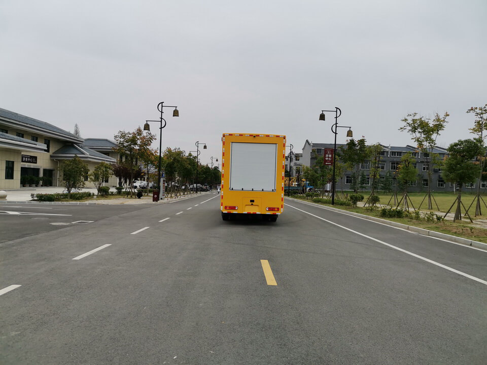 HOWO Emergency drainage rescue trucks (11)