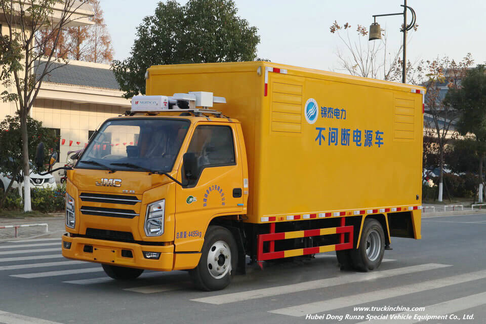 Using a Truck-Mounted Generator (10)