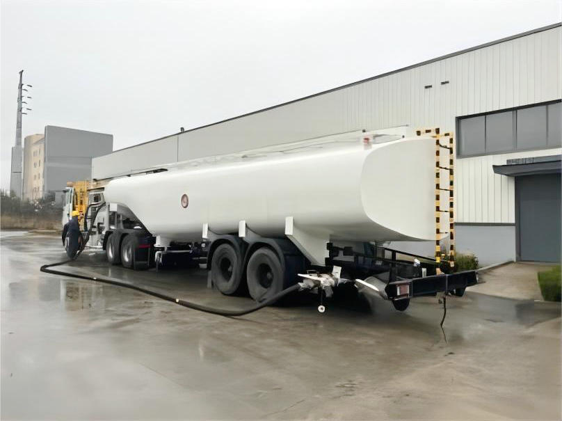  HOWO 50KL Jet And Avgas Refueling Trucks Double Refueling 2400L/Min 