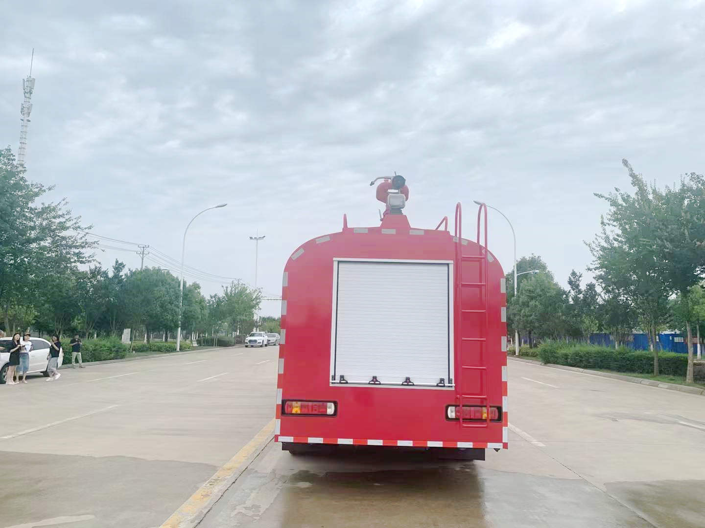 HOWO fire water tanker truck (2)