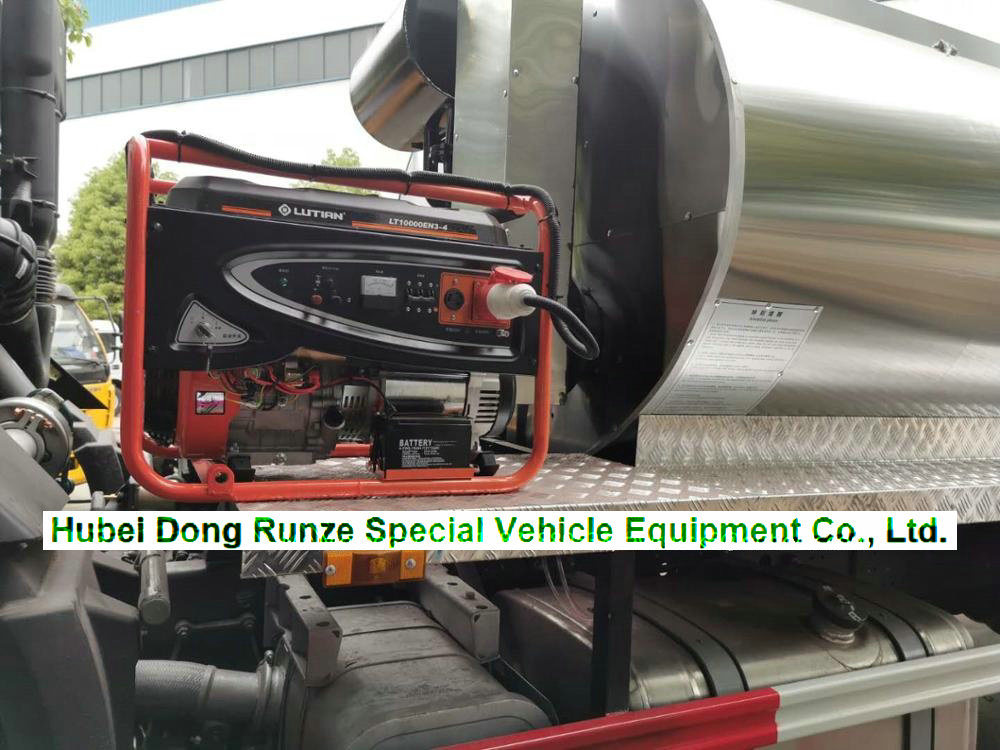 HOWO 16 Ton Intelligent Asphalt Distributor Truck 6m3 Asphalt Emulsion Tank