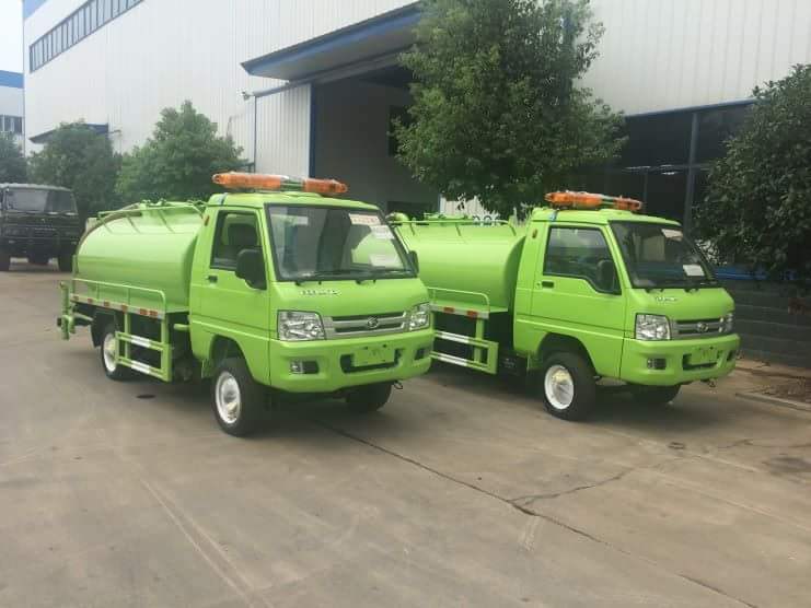 Forland 3000liters Septic Tank Vacuum Trucks (4X2 RHD Vacuum Tanker for Wast Water Sewage)