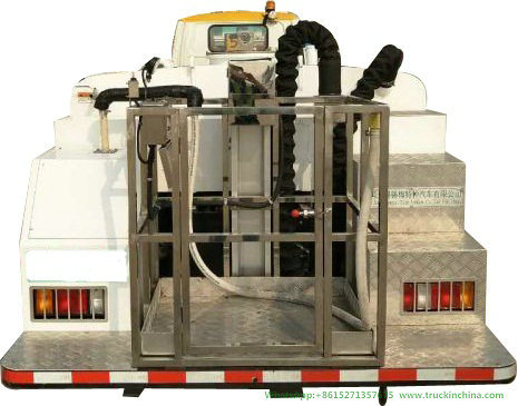 Isuzu Lavatory Service Truck Clean Water Tank 1400L Sewage Tank 2360L (Aircraft Sewage Tanker With Vacuum Pump Electric Diesel Vehicle)