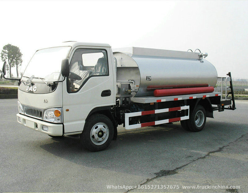 JAC 6-16 Ton Intelligent Asphalt Distributor Truck Spraying Nozzles 24-30 Nos (Asphalt Emulsion Tank 8000-16000L Insulated Spray Bitumen 4-6 meters)