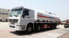 Sinotruck HOWO Tanker Truck with Insulation Layer for Heat Bitumen, Liquid Asphalt, Coal Tar Oil, Crude Oil Transport 26, 000L-33, 000liters 12wheels