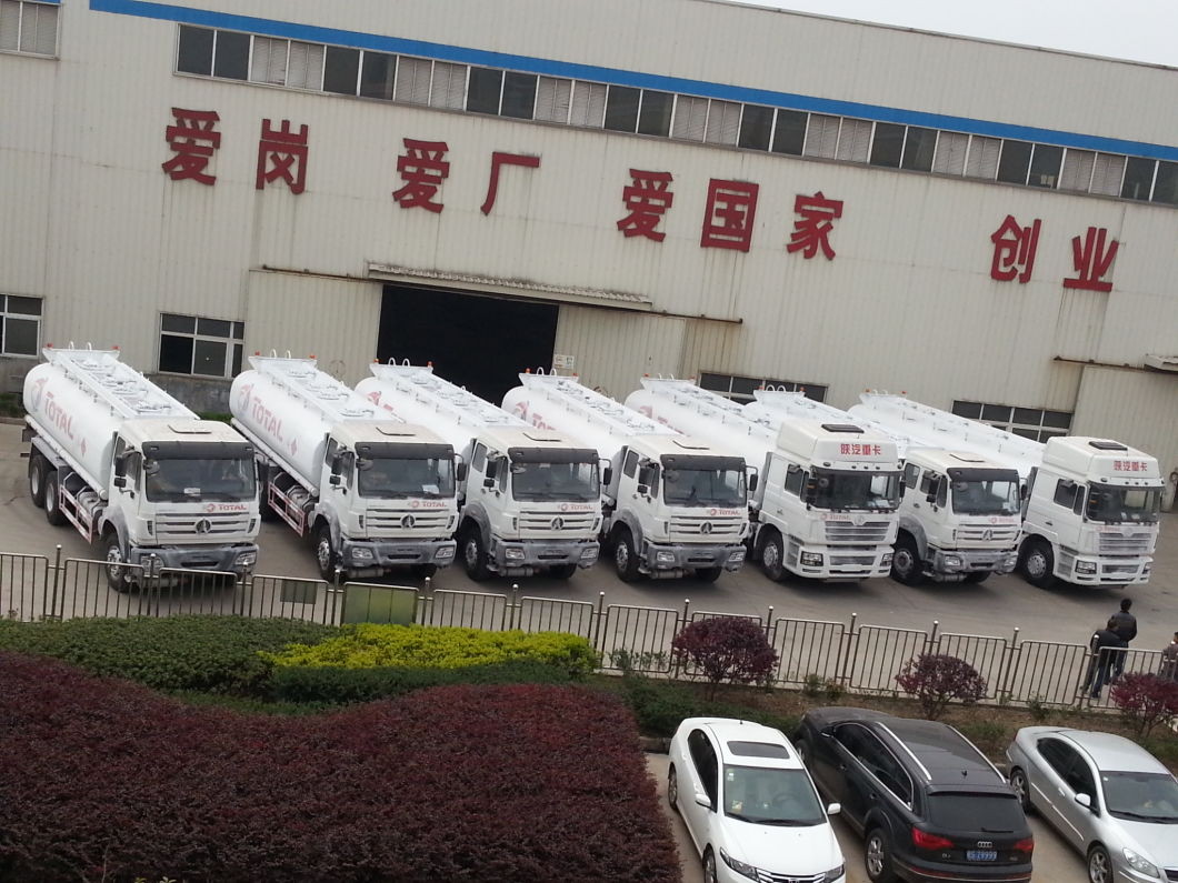 Beiben Offroad Diesel Tanker for Petroleum Oil, Gasoline, Petrol, Diesel Transportation with Pto Pump 30, 000L 12 Wheels (Fuel Bowser)