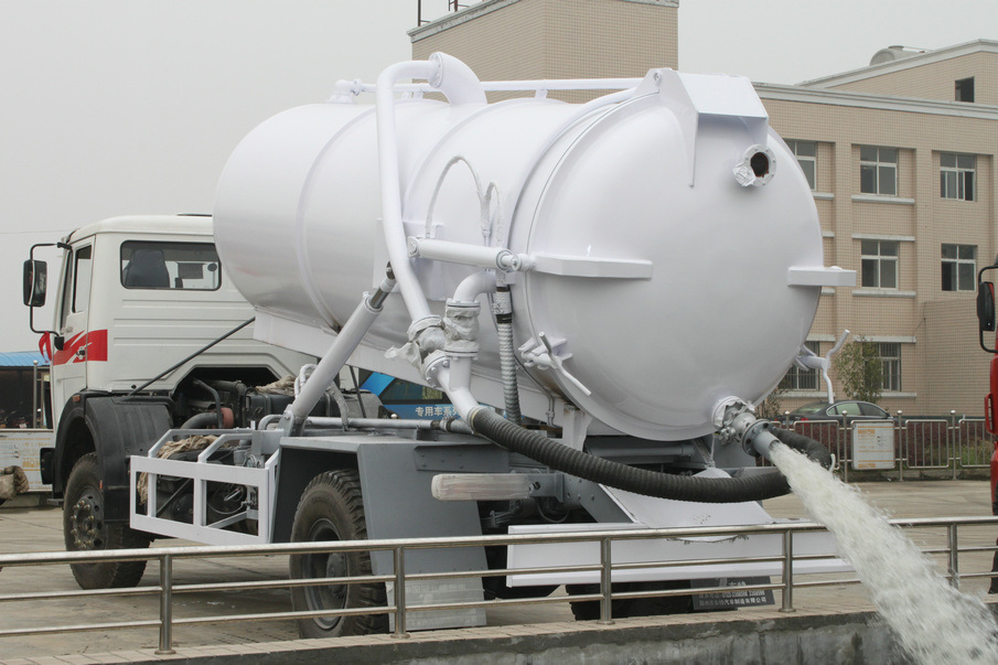 Beiben 4X4 off Road Vacuum Tanker Truck Sewage Pump Tanker