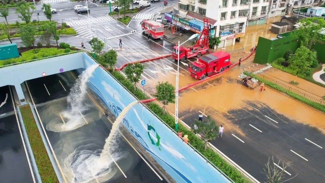City Drainage Water Pumper Rescue Truck (13)