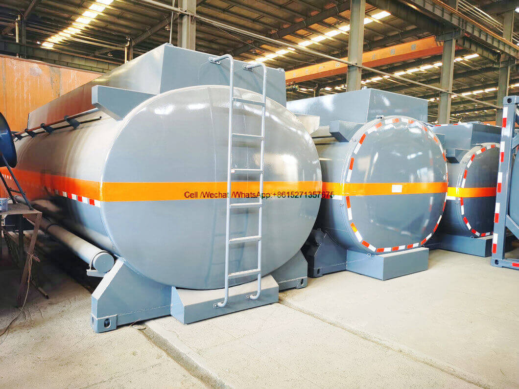 Lining LDPE Acid Container tanks (64)