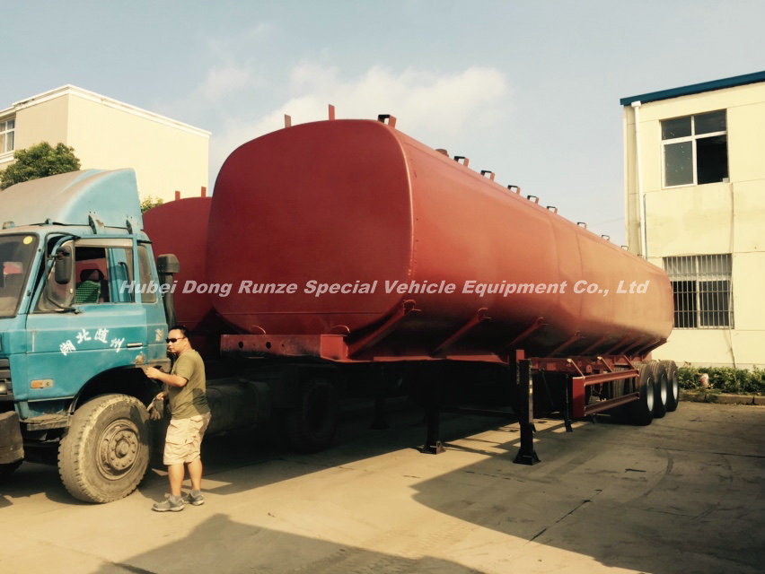 Tri Axles Trailer Tanker with Insulation Layer for Heat Bitumen, Liquid Asphalt, Coal Tar Oil, Crude Oil Transport Tank Capacity 30, 000L-45, 000liters 12wheels
