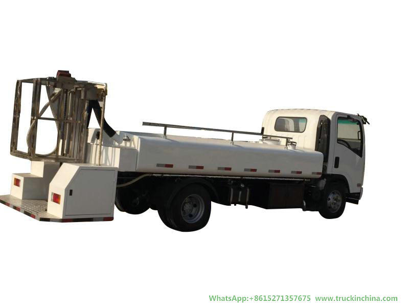 Isuzu Lavatory Service Truck Clean Water Tank 1400L Sewage Tank 2360L (Aircraft Sewage Tanker With Vacuum Pump Electric Diesel Vehicle)