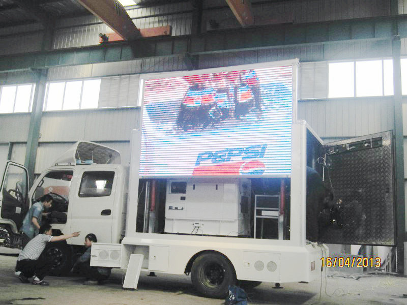 Small Forland LED Truck for Outdoor LED Mobile Billboard (LED Advertising Display Truck)