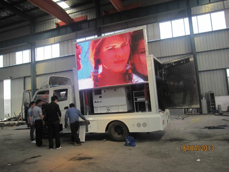 Small Forland LED Truck for Outdoor LED Mobile Billboard (LED Advertising Display Truck)
