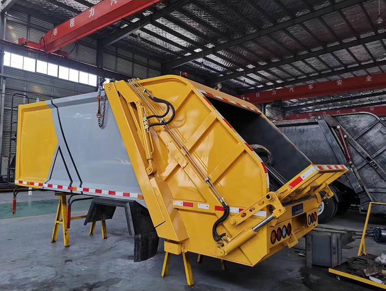 Customizing Truck Upper Body Hydraulic Garbage Compactor SKD 4cbm - 20cbm