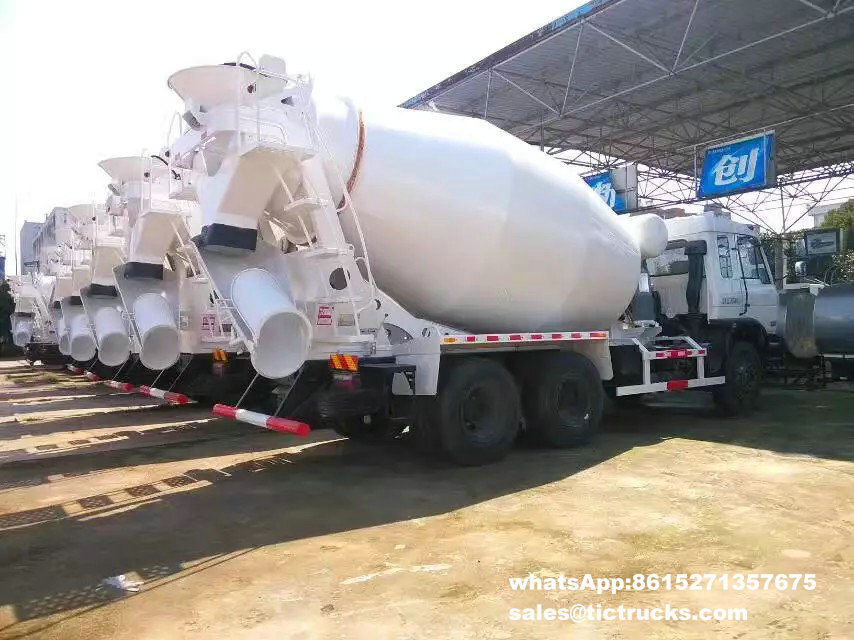 Portable Self Loading Concrete Mixer Truck (4M3 Transit Mixer Tank)