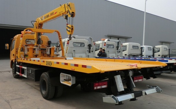 Wrecker Truck Mounted with Crane for Road Recovery Sevice Tow 5 Ton