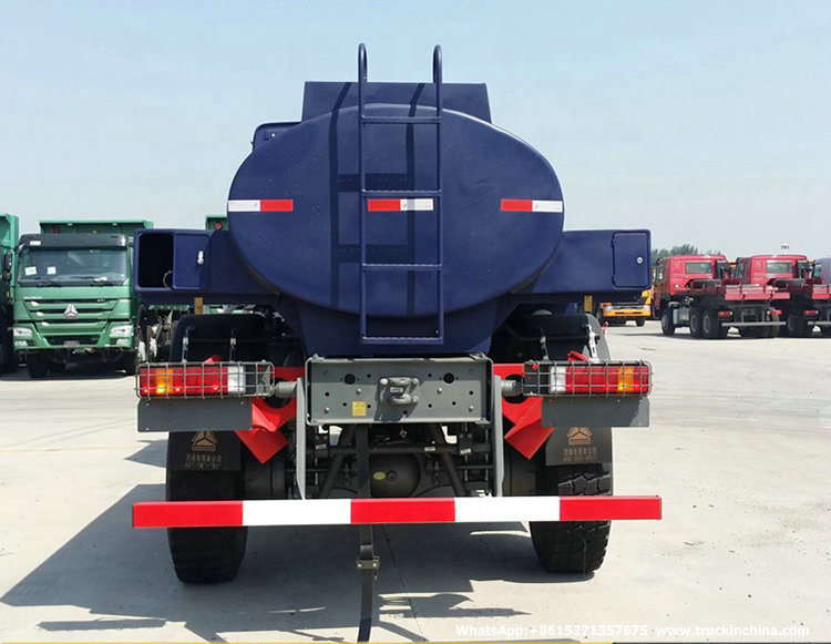 HOWO Diesel Fuel Bowser Truck 5000-10000 Liter (4X4 Wheels All wheels Off Rough Road Transport Gasoline, Diesel Oil, Lubricating Oil and Coal Tar Oil Tanker)
