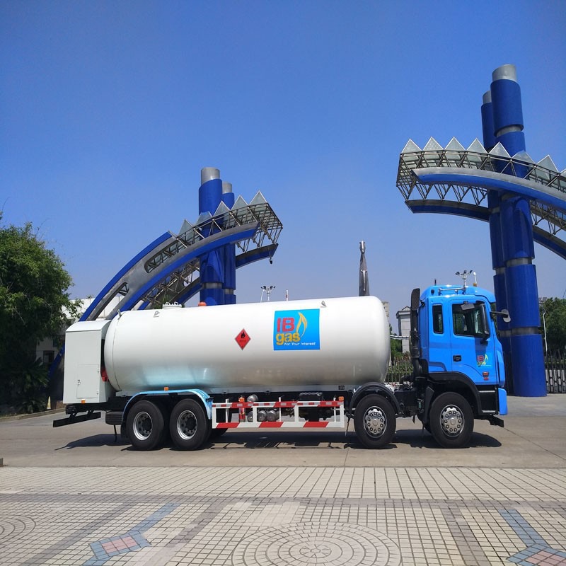 JAC Liquefied gas tank truck with filling system LPG Bobtail tanker (17)