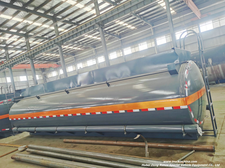 Hydrochloric Acid HCl Handling corrosive tank trucks (9)_1