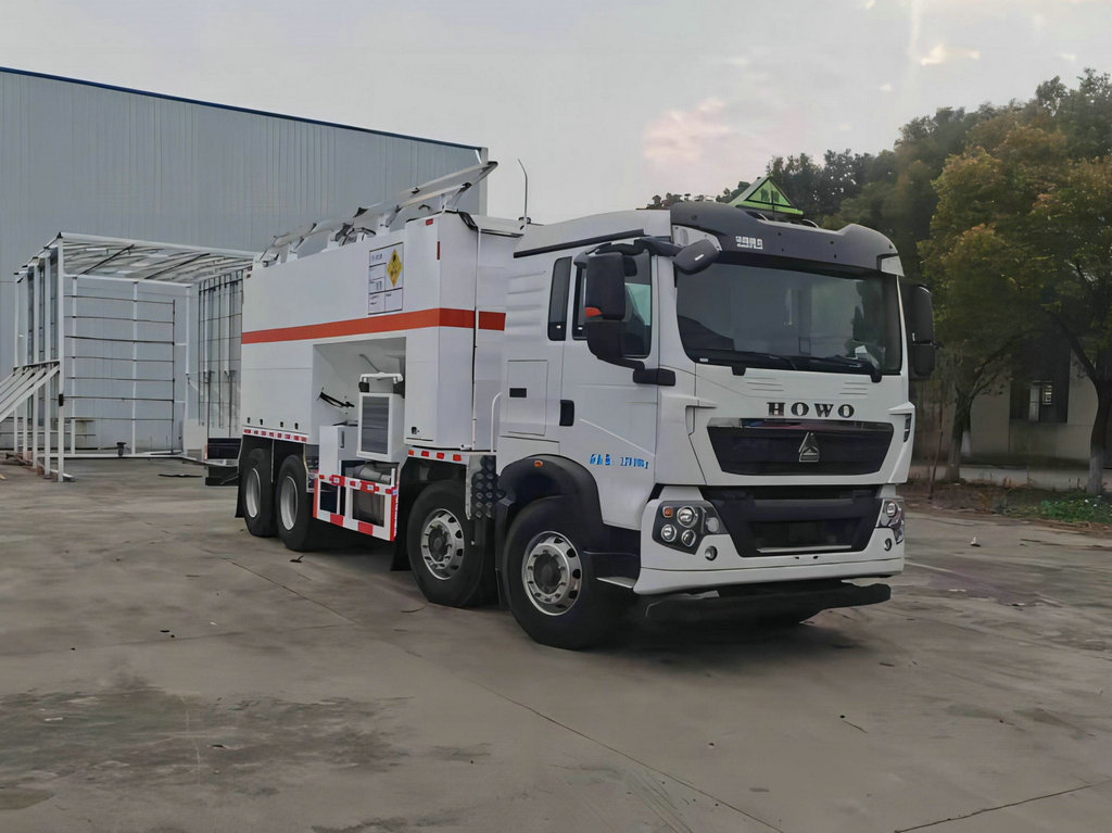 mix ANFO and emulsion pump trucks (12)
