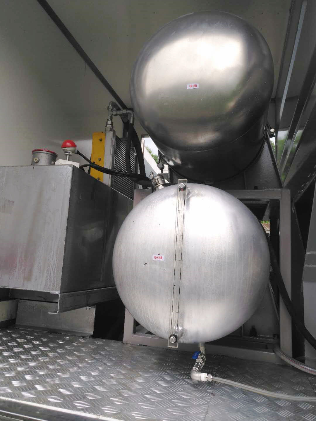 ANFO emulsion explosive Loader Bulk Trucks (4)