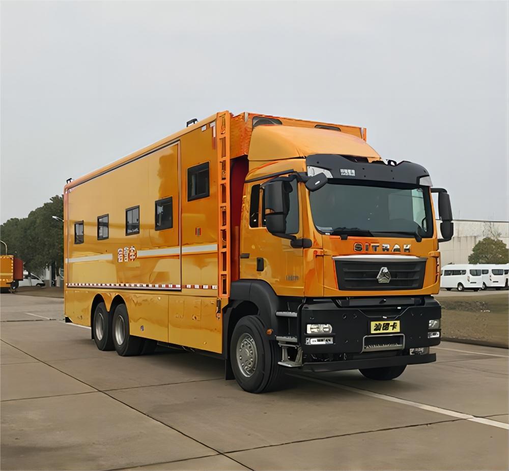 Expedition Truck Campers (2)