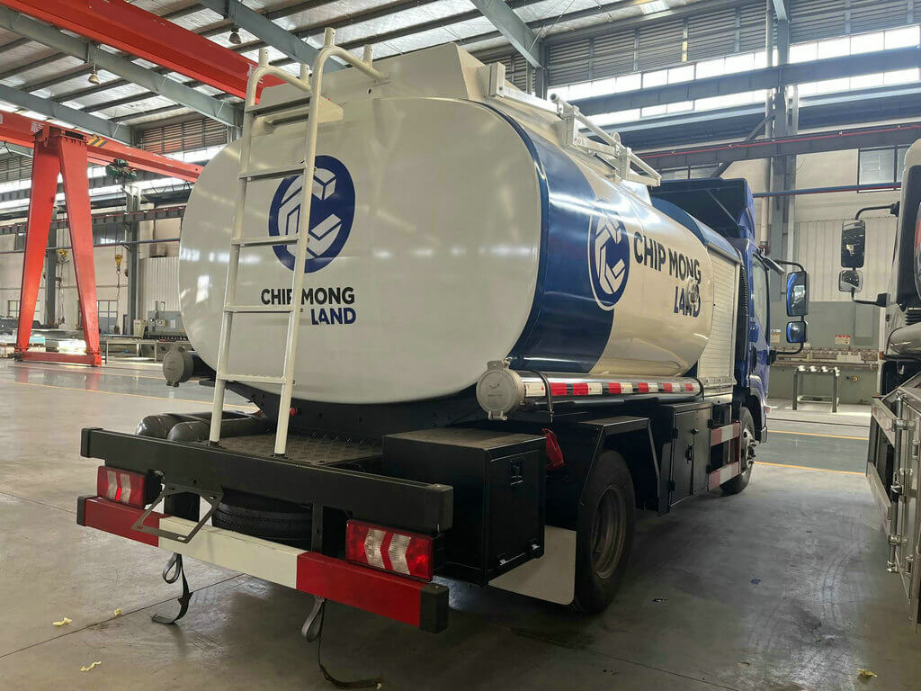 Dongfeng 3t Aircraft Refueller (11)_1