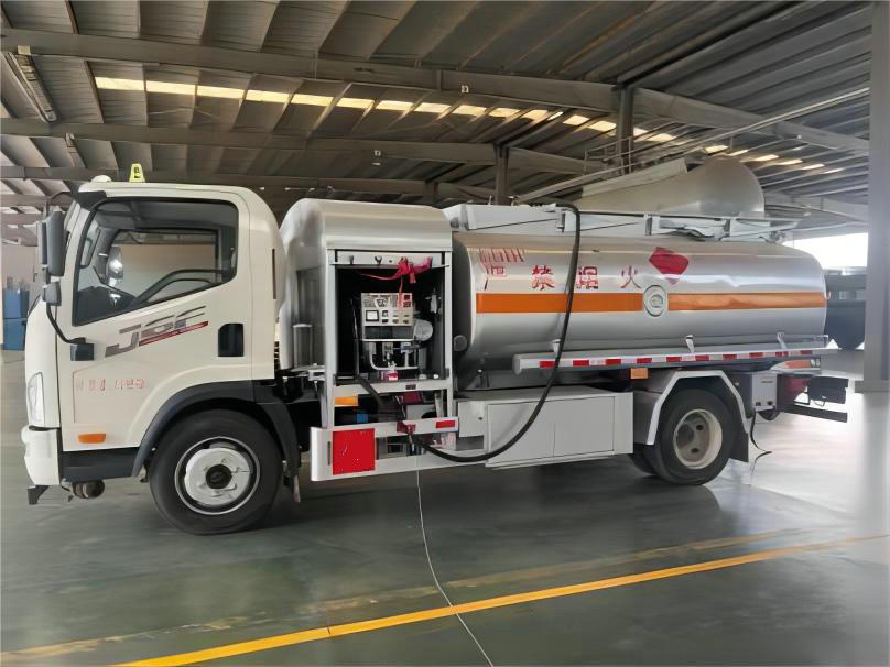FAW Fuel Refueller (1)