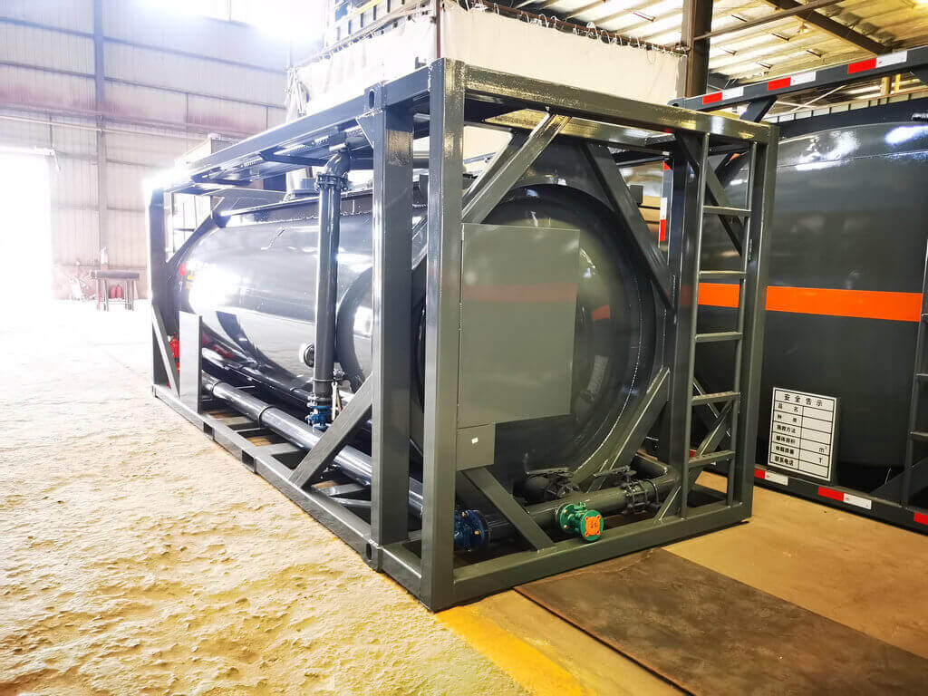 Lining LDPE Acid Container tanks (159)