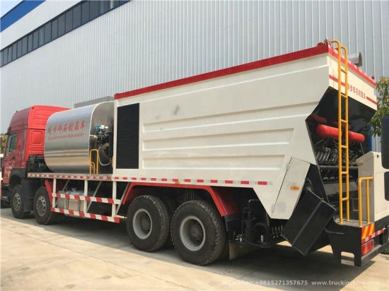 HOWO Synchronous Chipsealer (Sinotruk 9m3 Bitumen Tank and 14m3 Gravel Tank asphalt)