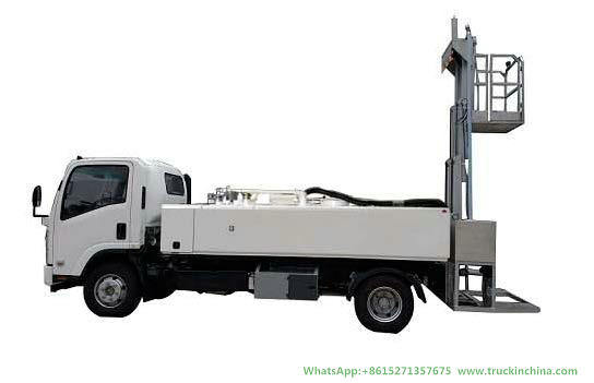 Isuzu Lavatory Service Truck Clean Water Tank 1400L Sewage Tank 2360L (Aircraft Sewage Tanker With Vacuum Pump Electric Diesel Vehicle)
