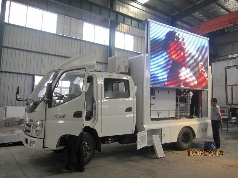 Small Forland LED Truck for Outdoor LED Mobile Billboard (LED Advertising Display Truck)