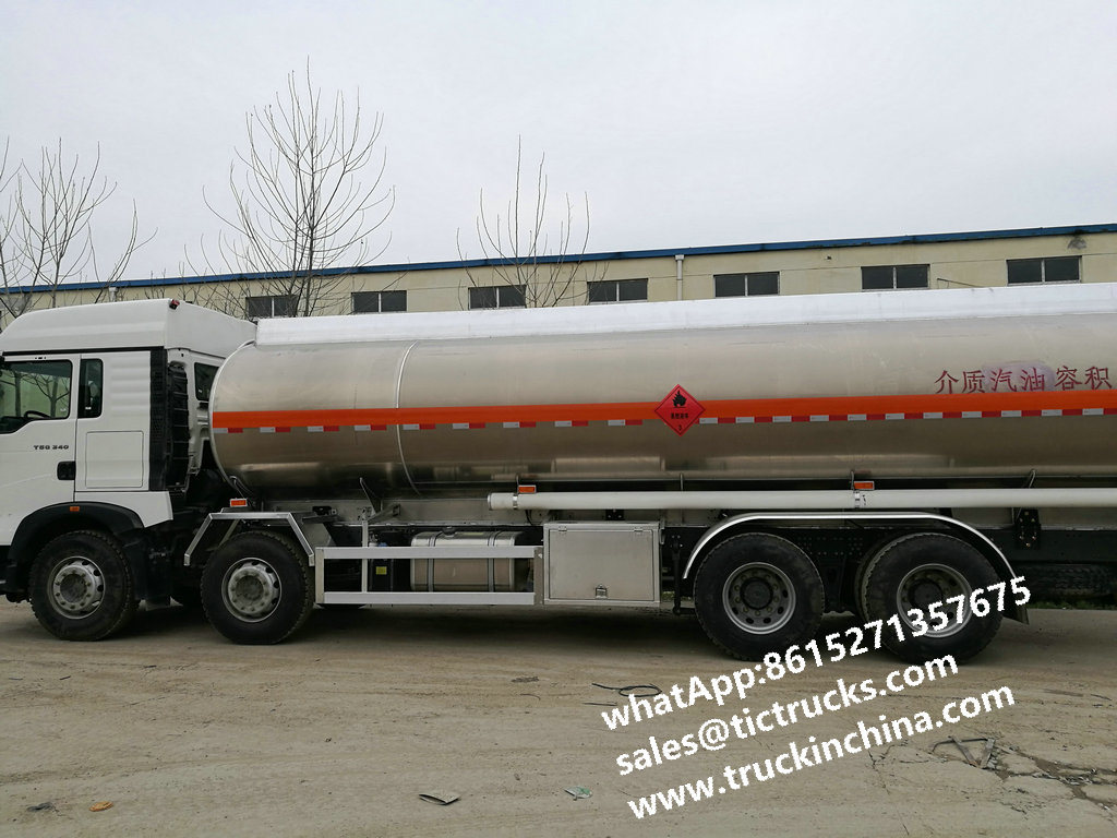 Sinotruck HOWO Aluminum Alloy Fuel Tanker (8X4 Mobile Jet Oil Refueling Bowser Truck 30cbm Diesel Delivery Refueling Truck 12wheels)